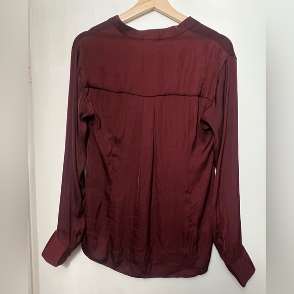 NWT long sleeve v-neck half-button blouse, sz small - Picture 3 of 5